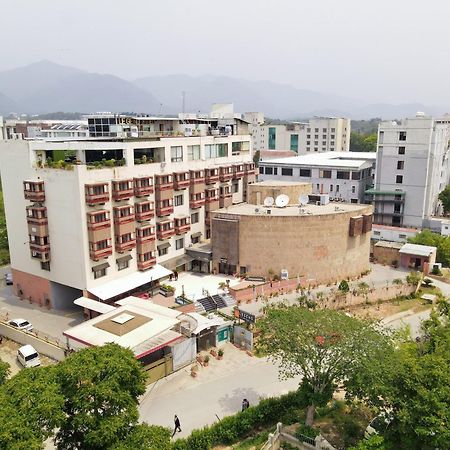 Legend Hotel Исламабад Екстериор снимка