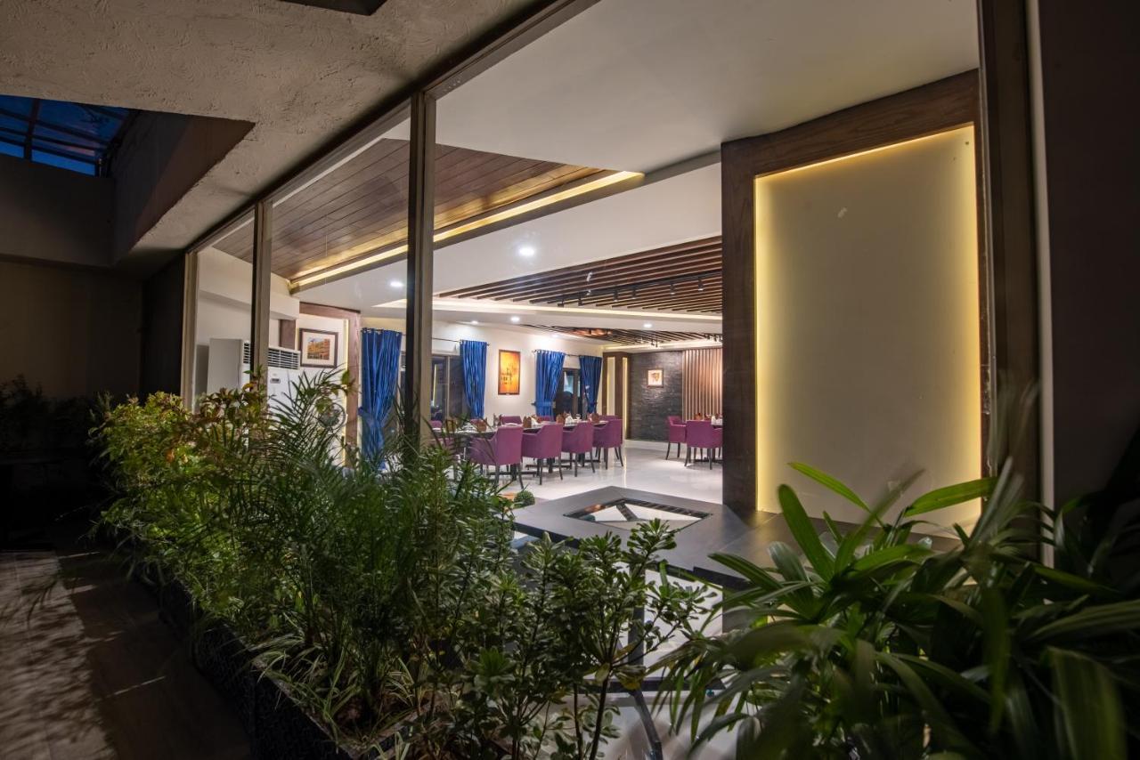 Legend Hotel Исламабад Екстериор снимка