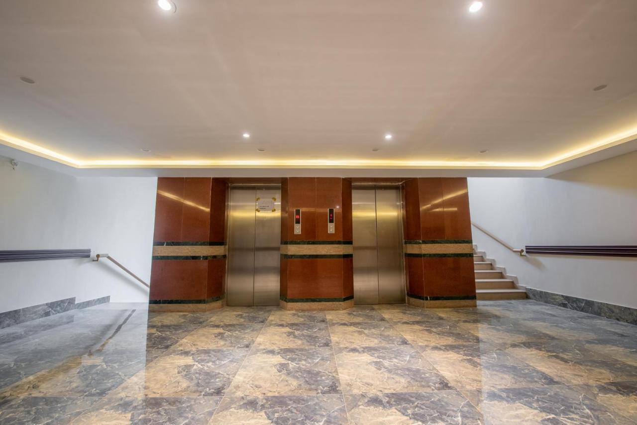 Legend Hotel Исламабад Екстериор снимка