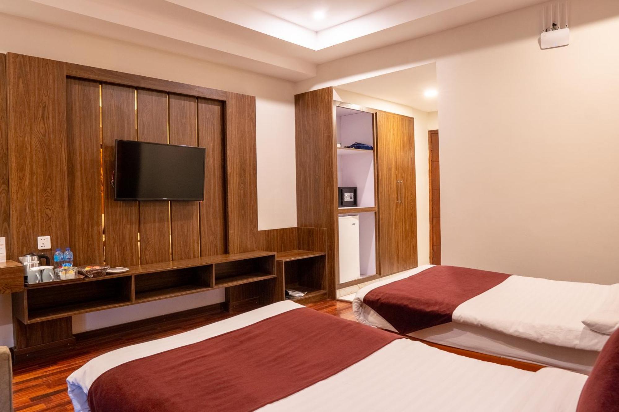 Legend Hotel Исламабад Екстериор снимка
